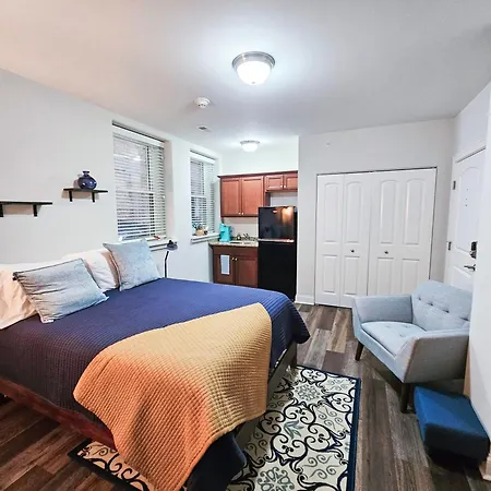 Cute + Cozy Studio At The Inman - 207 Champaign Exterior photo