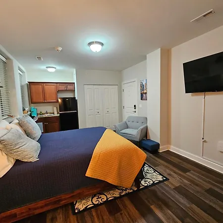 Cute + Cozy Studio At The Inman - 207 Champaign Exterior photo