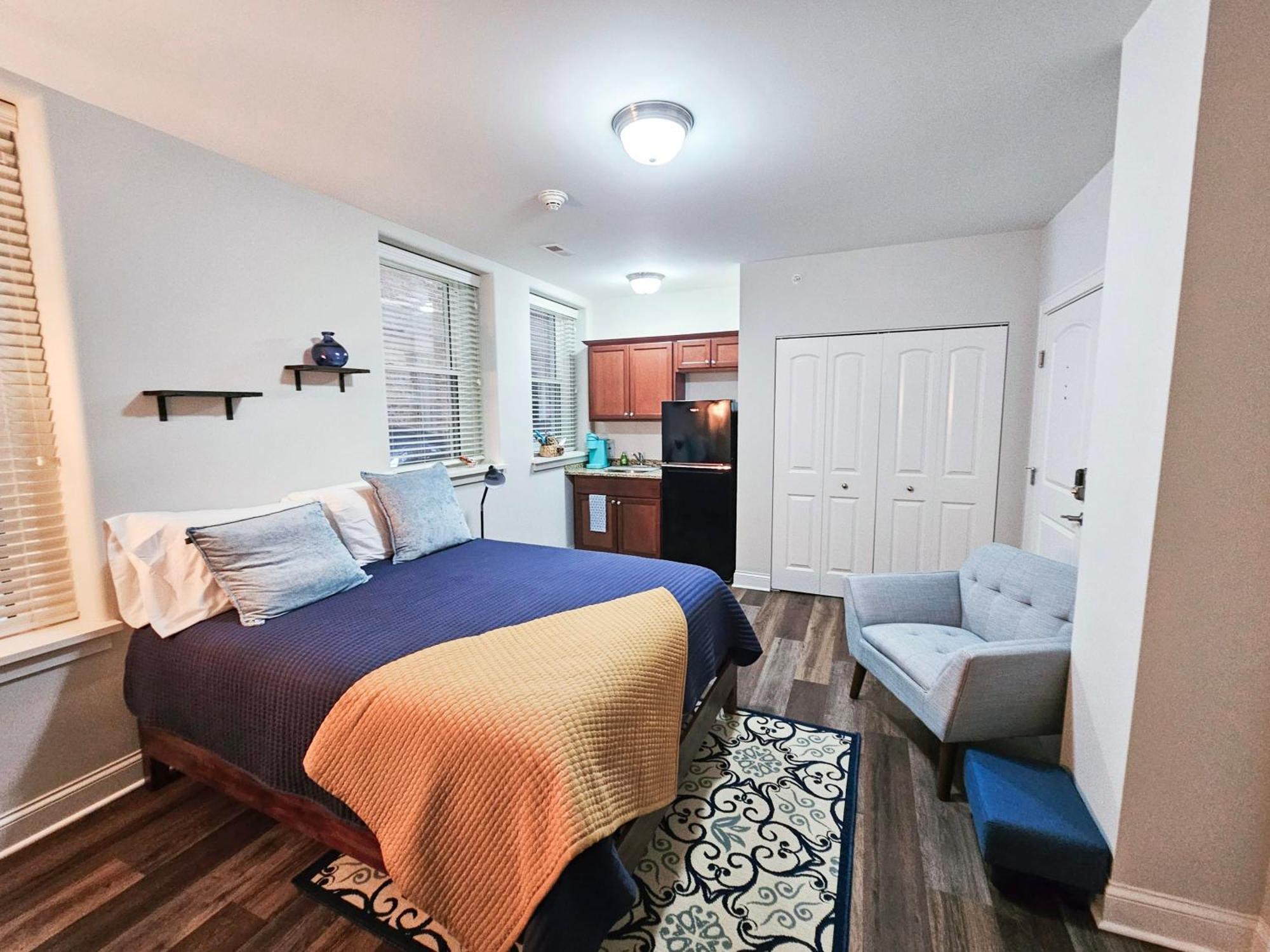 Cute + Cozy At The Inman - 207 Apartment Champaign
