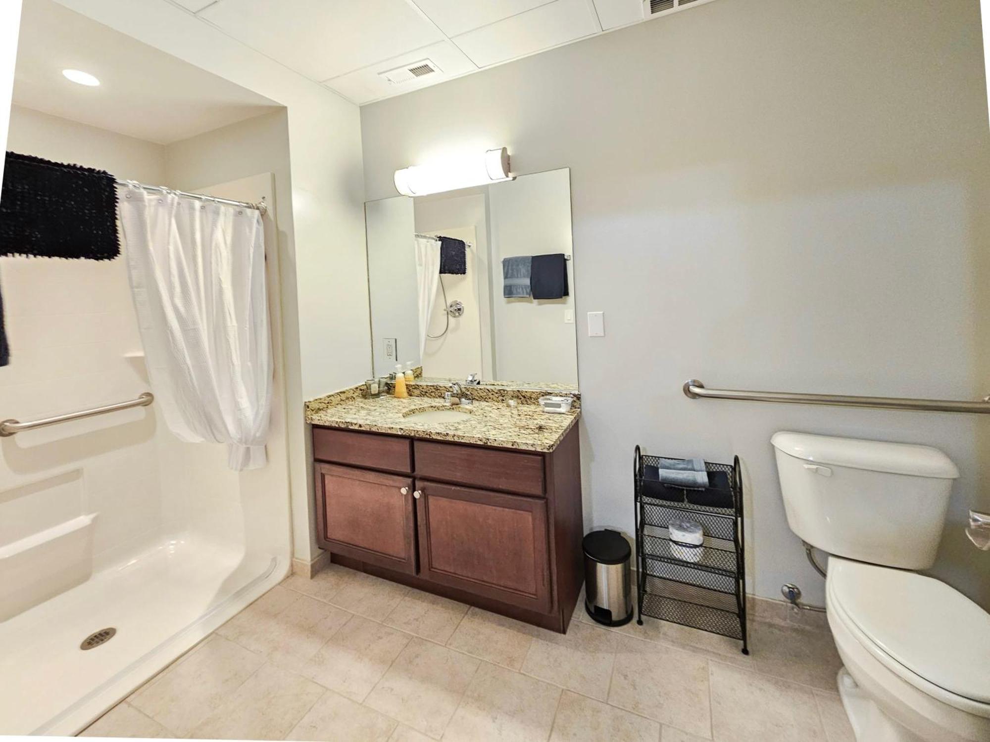Apartment Cute + Cozy At The Inman - 207 Champaign